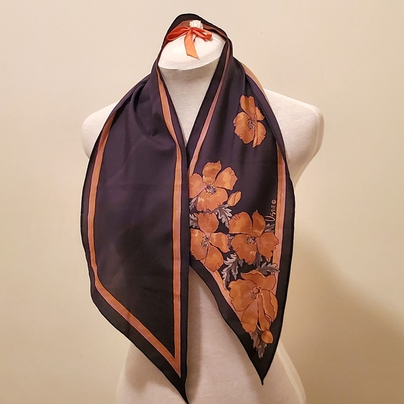 🌟Host Pick🌟 Vintage 80's Vera Long Scarf  (GUC) - Picture 3 of 4